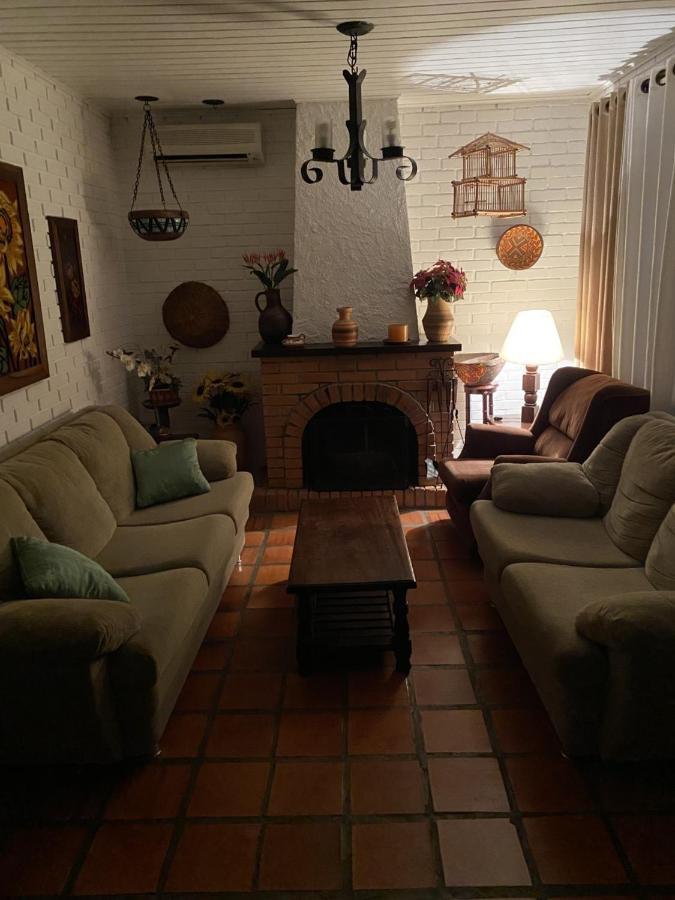 Casa Da Vo Diva No Centro De Gramado Villa Esterno foto